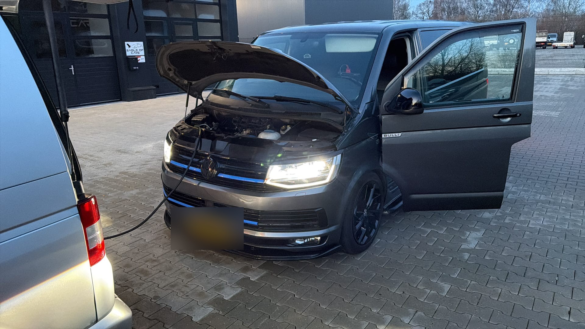 Motorruimte van een Volkswagen tijdens een preventieve Carbon Cleaning in Aadorp